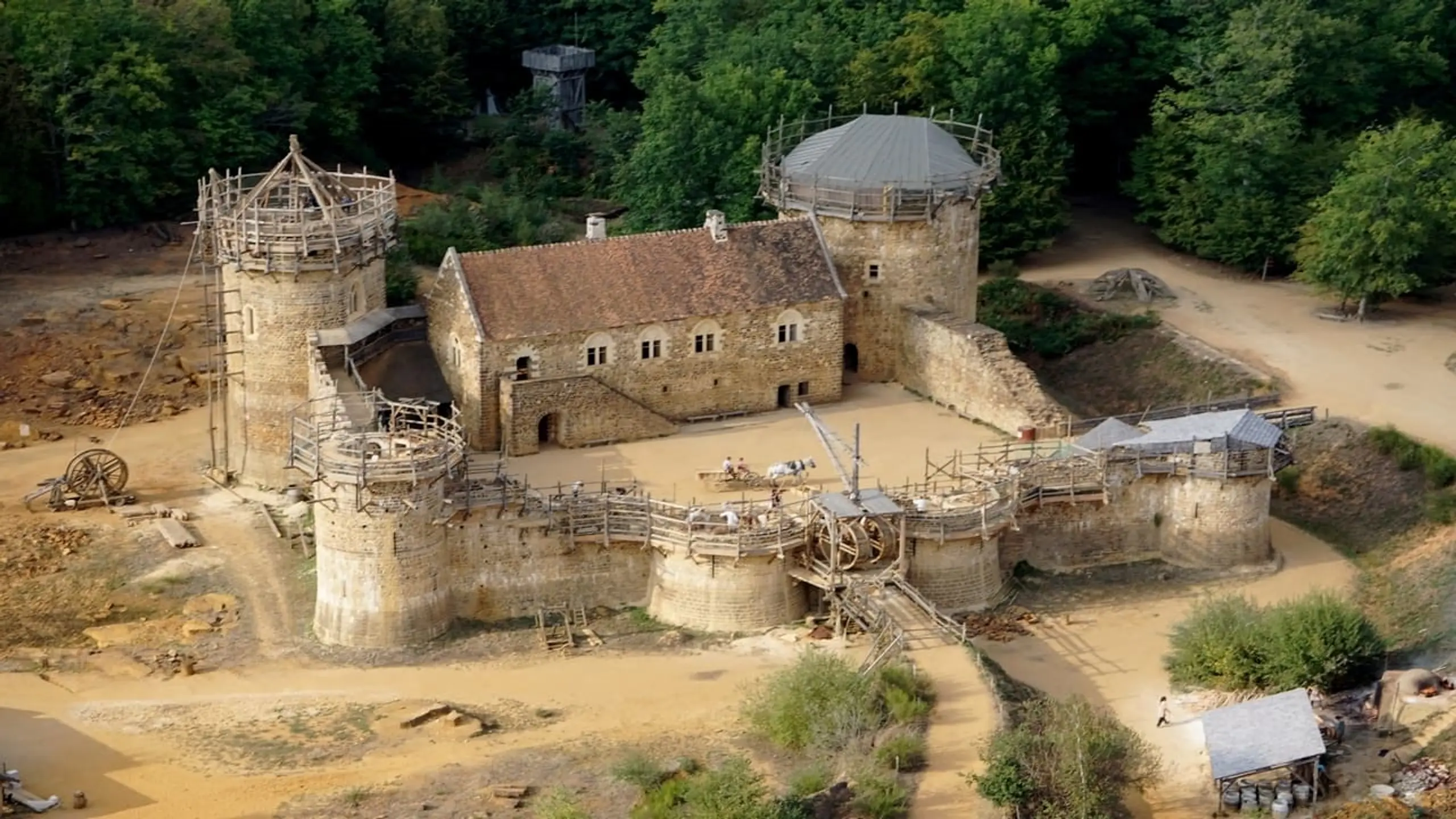 Guédelon II – Die Burg-Baustelle