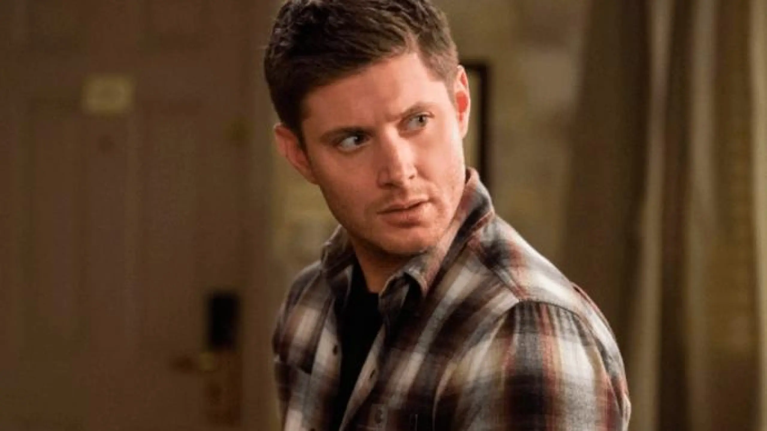 Jensen Ackles vereint als Dean Winchester in der Mysteryserie „Supernatural“ alle Eigenschaften eines Bad Boys