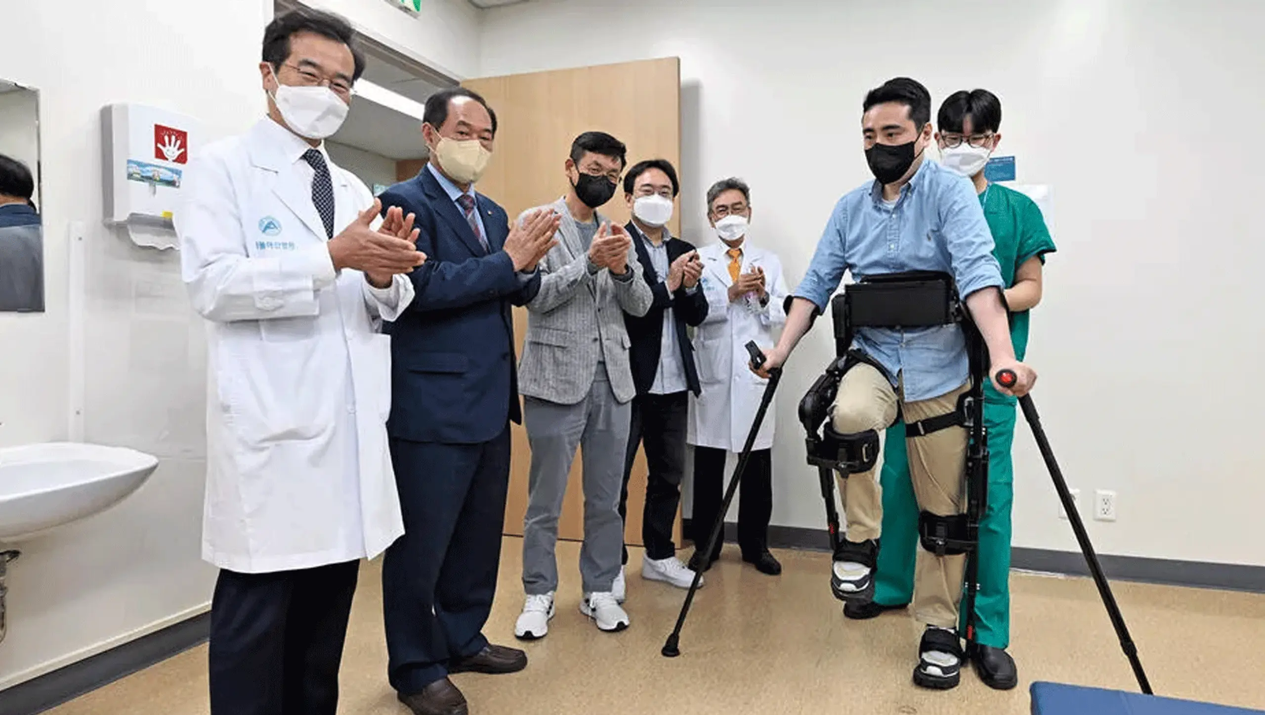 Hyundai Motor setzt Wearable Roboter zur Rehabilitation querschnittsgelähmter Patienten ein