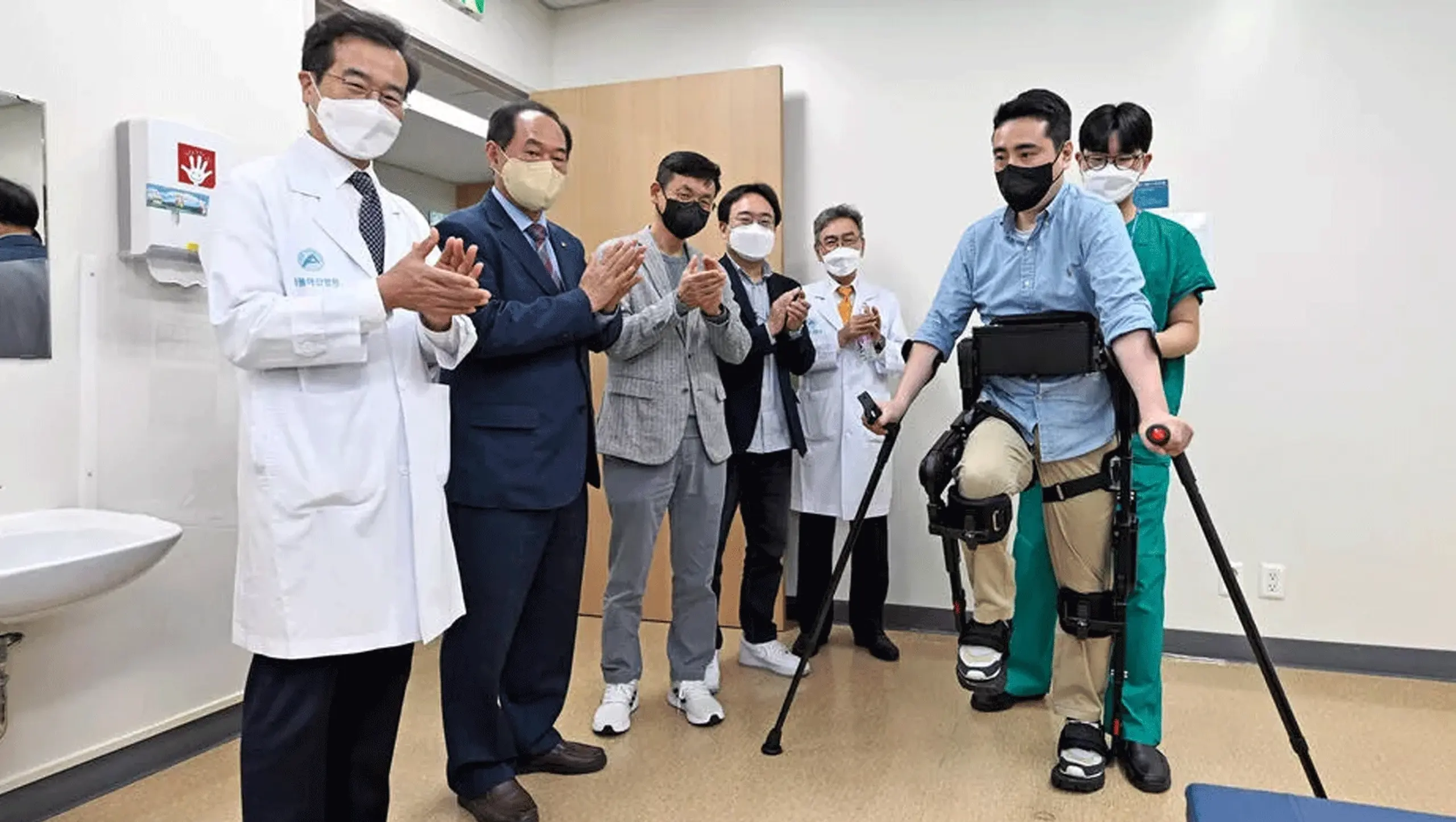 Hyundai Motor setzt Wearable Roboter zur Rehabilitation querschnittsgelähmter Patienten ein