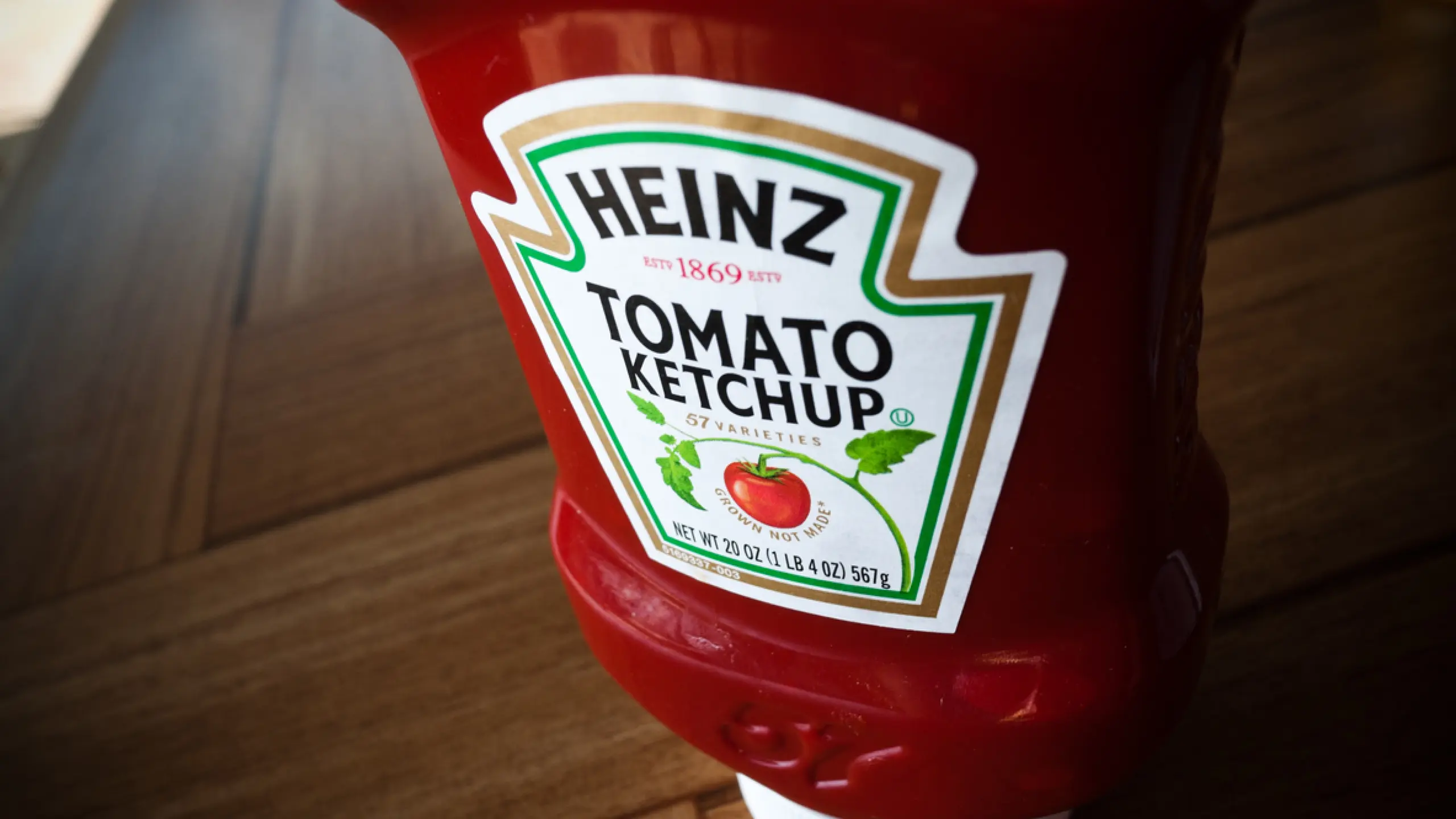 gruenstich-haar-entfernen-ketchup