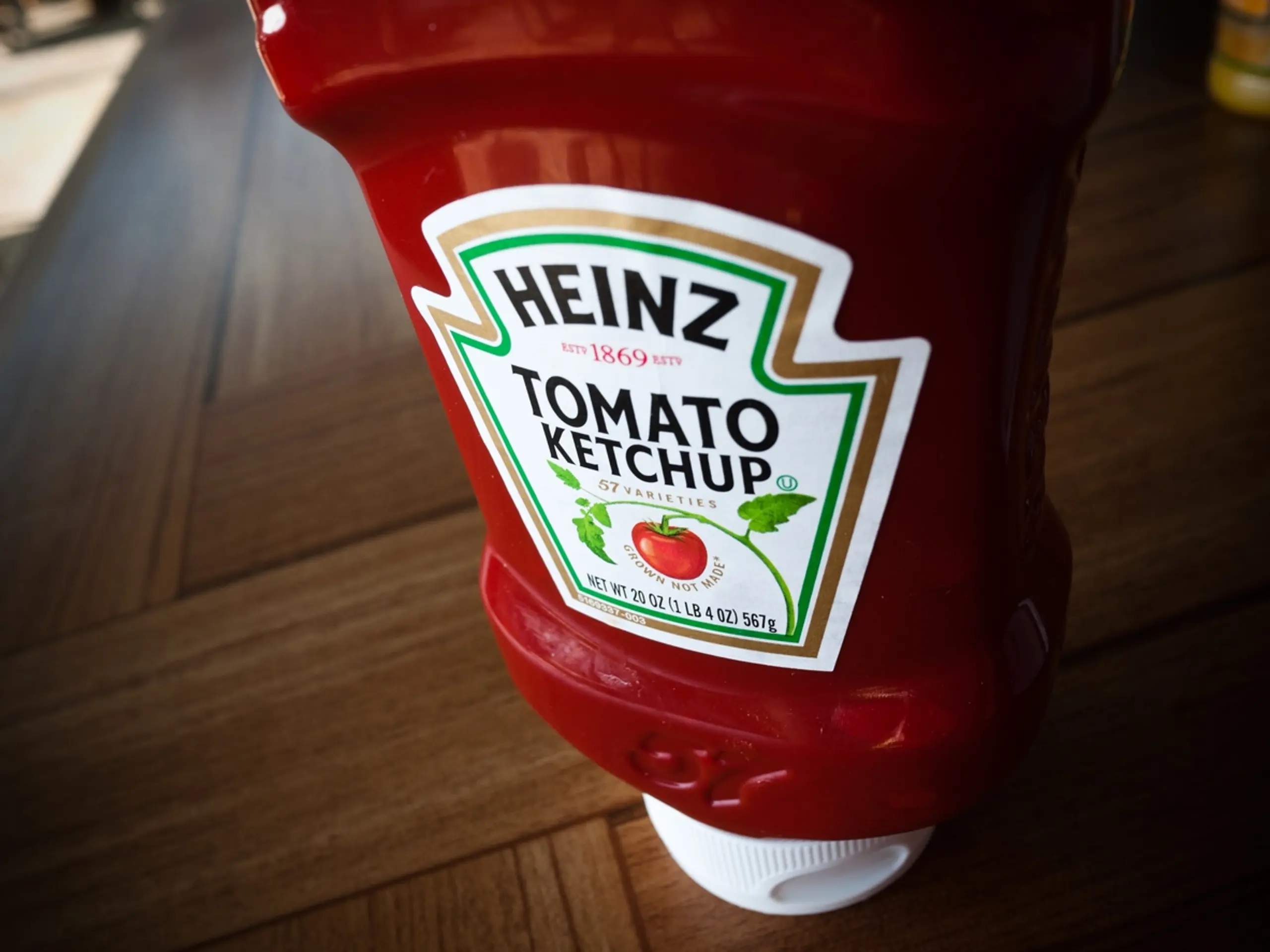 gruenstich-haar-entfernen-ketchup