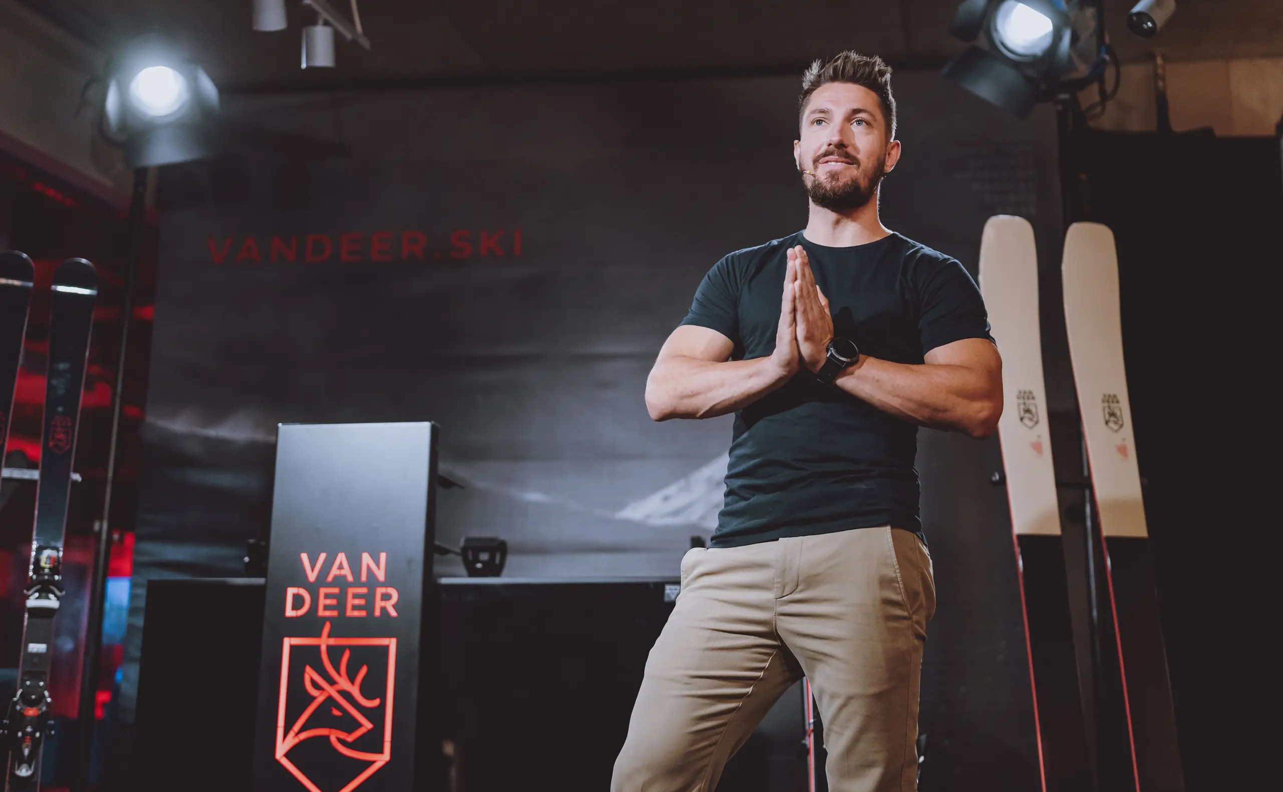 Marcel Hirscher präsentiert seine Ski-Marke &quot;Van Deer&quot;