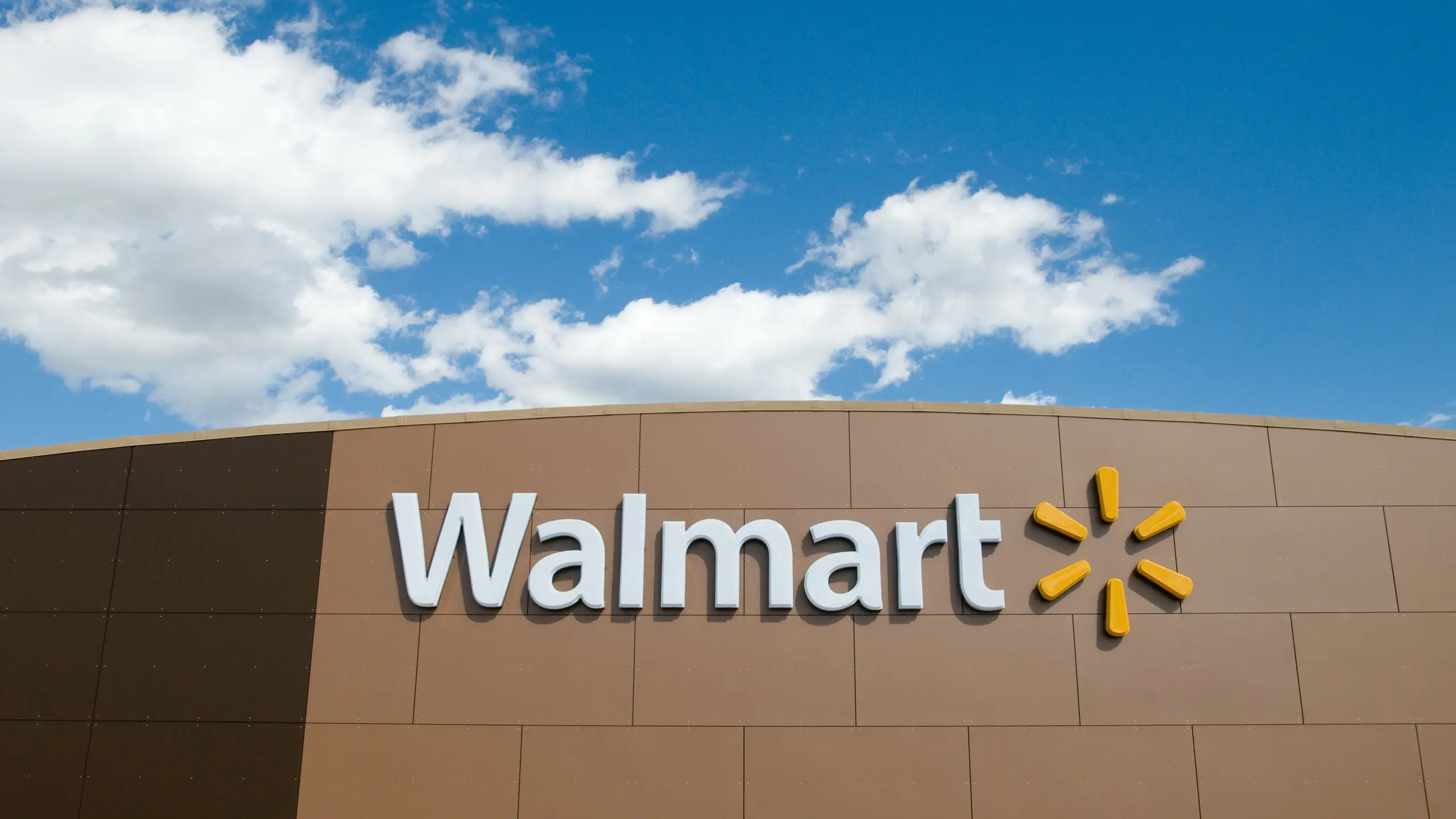 Mit tausenden riesigen Superstores ist Walmart der größte Handelskonzern in den USA und der Welt.