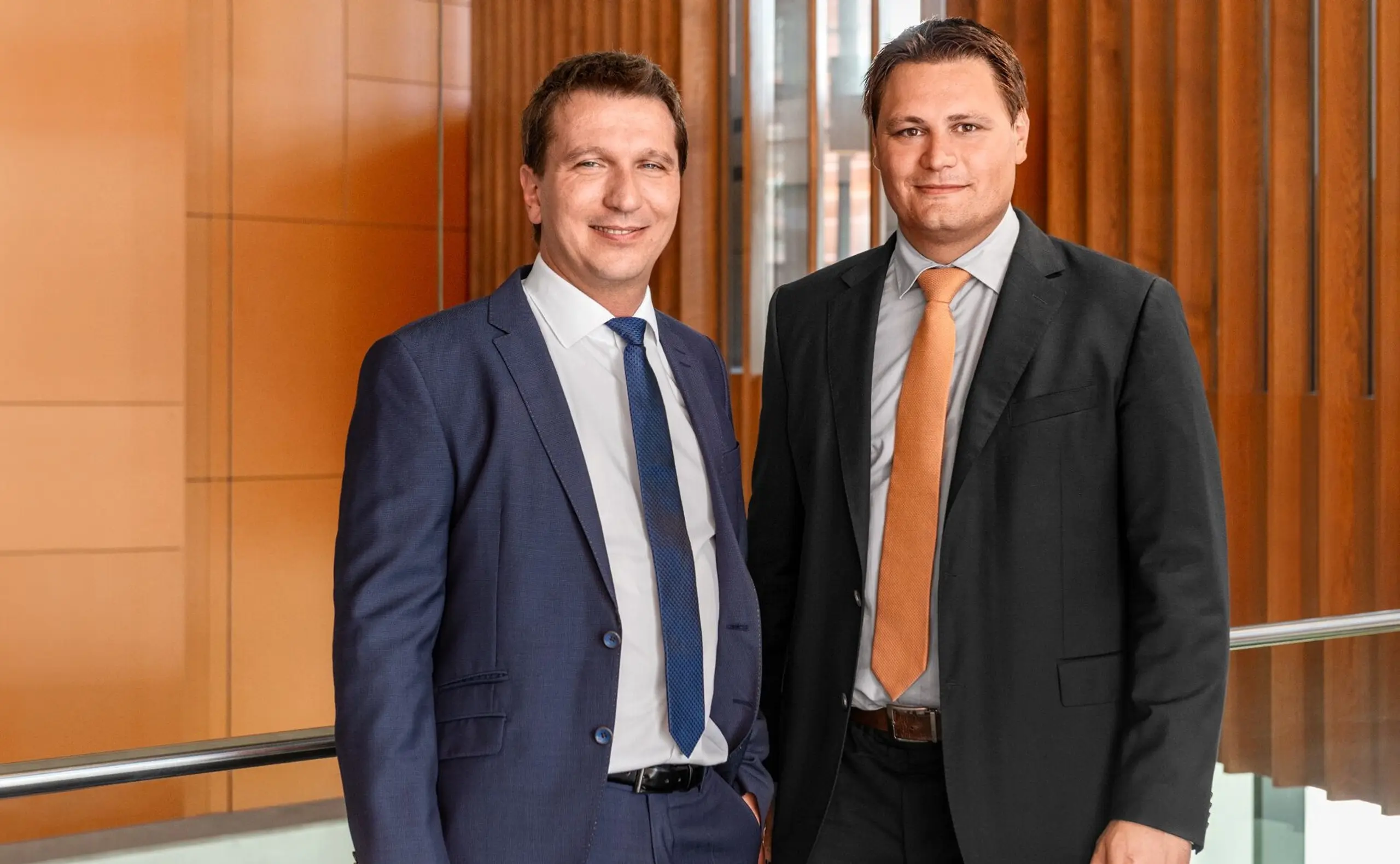 Die Blum Group Holding steht zu 100 % in Familienbesitz und wird in dritter Generation von den Cousins Philipp (li.) und Martin Blum geführt.
