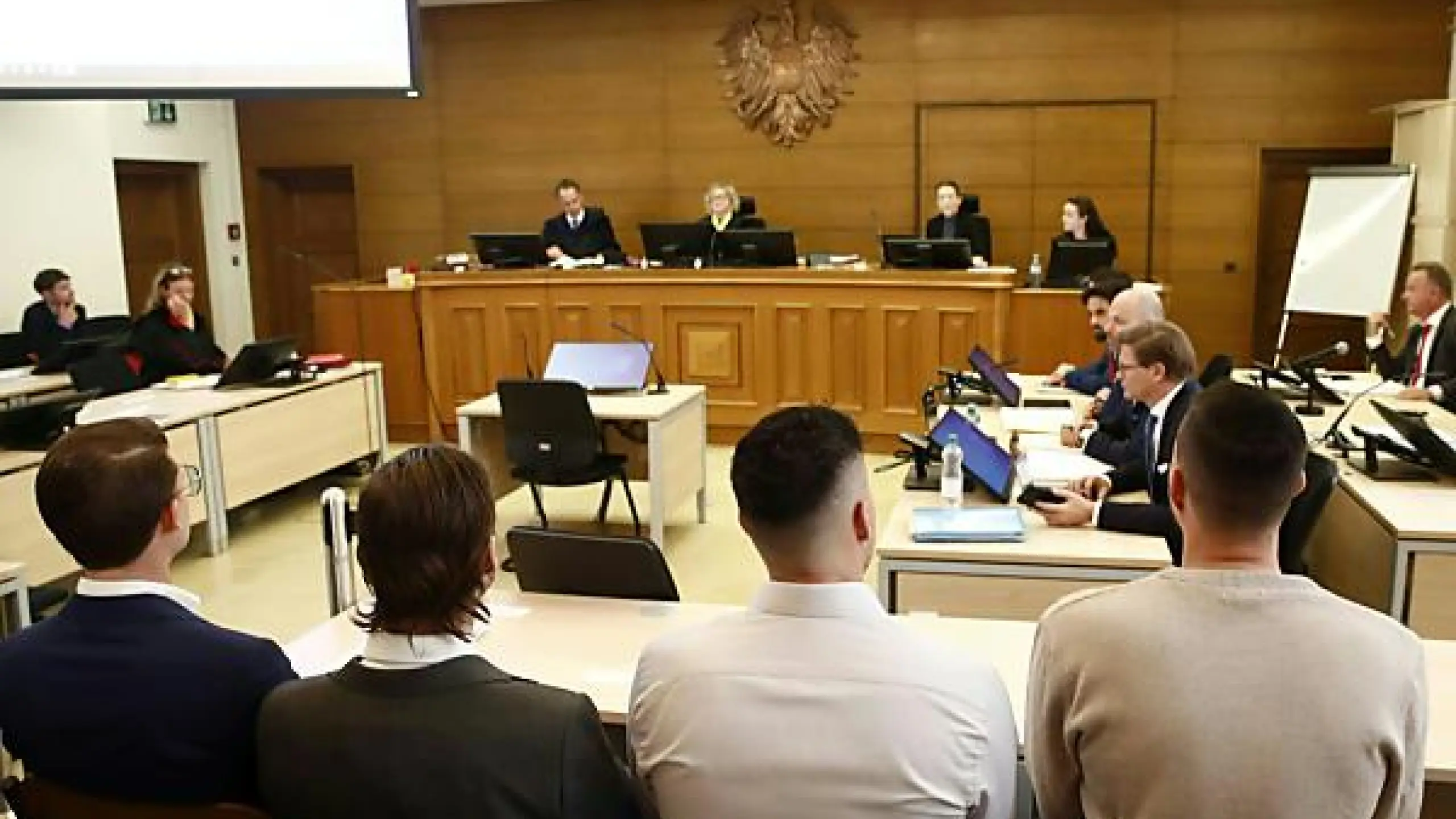 Acht Angeklagte in Causa EXW in Kärnten vor Gericht