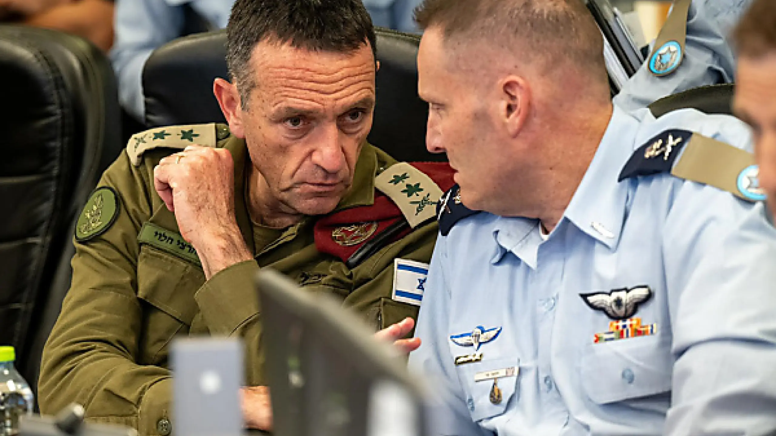 Israels Armeechef Herzi Halevi (links) will auf Iran-Angriff antworten