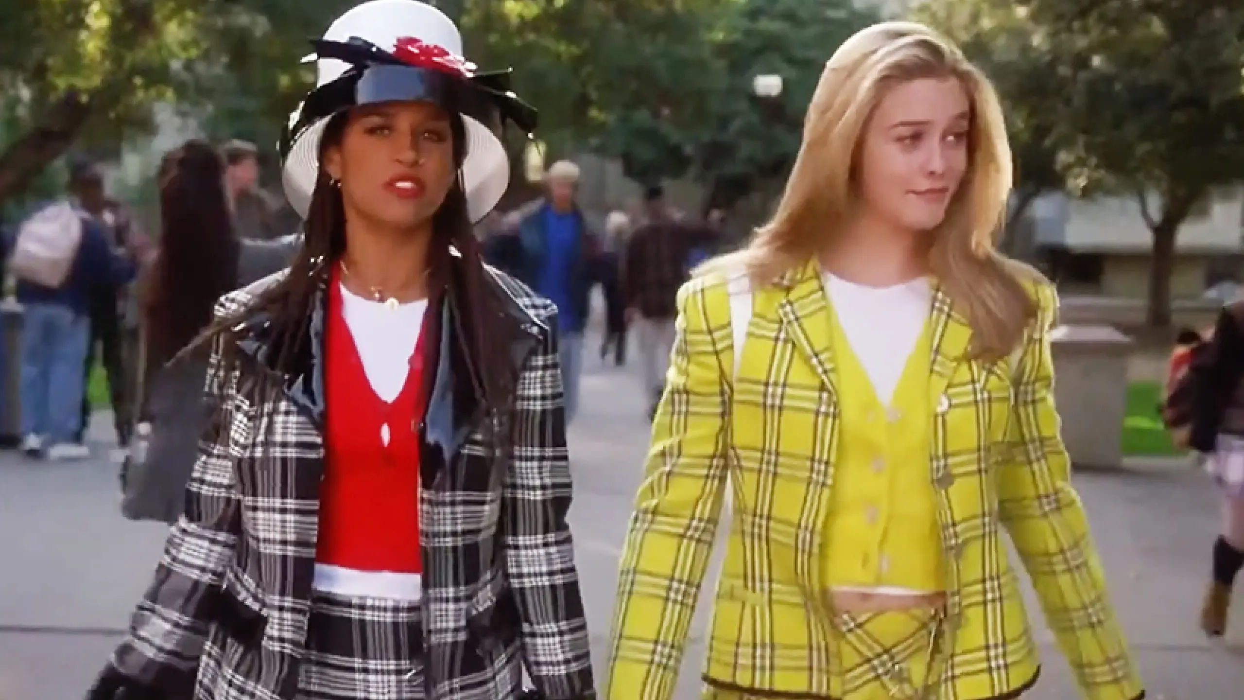 Dionne Davenport (Stacey Dash) und Cher Horowitz (Alicia Silverstone) prägten in der Teenager-Komödie „Clueless – Was sonst!“ (1995) nicht nur mit ihren schrillen Outfits, sondern auch mit etlichen Sprachausdrücken eine ganze Generation junger Leute