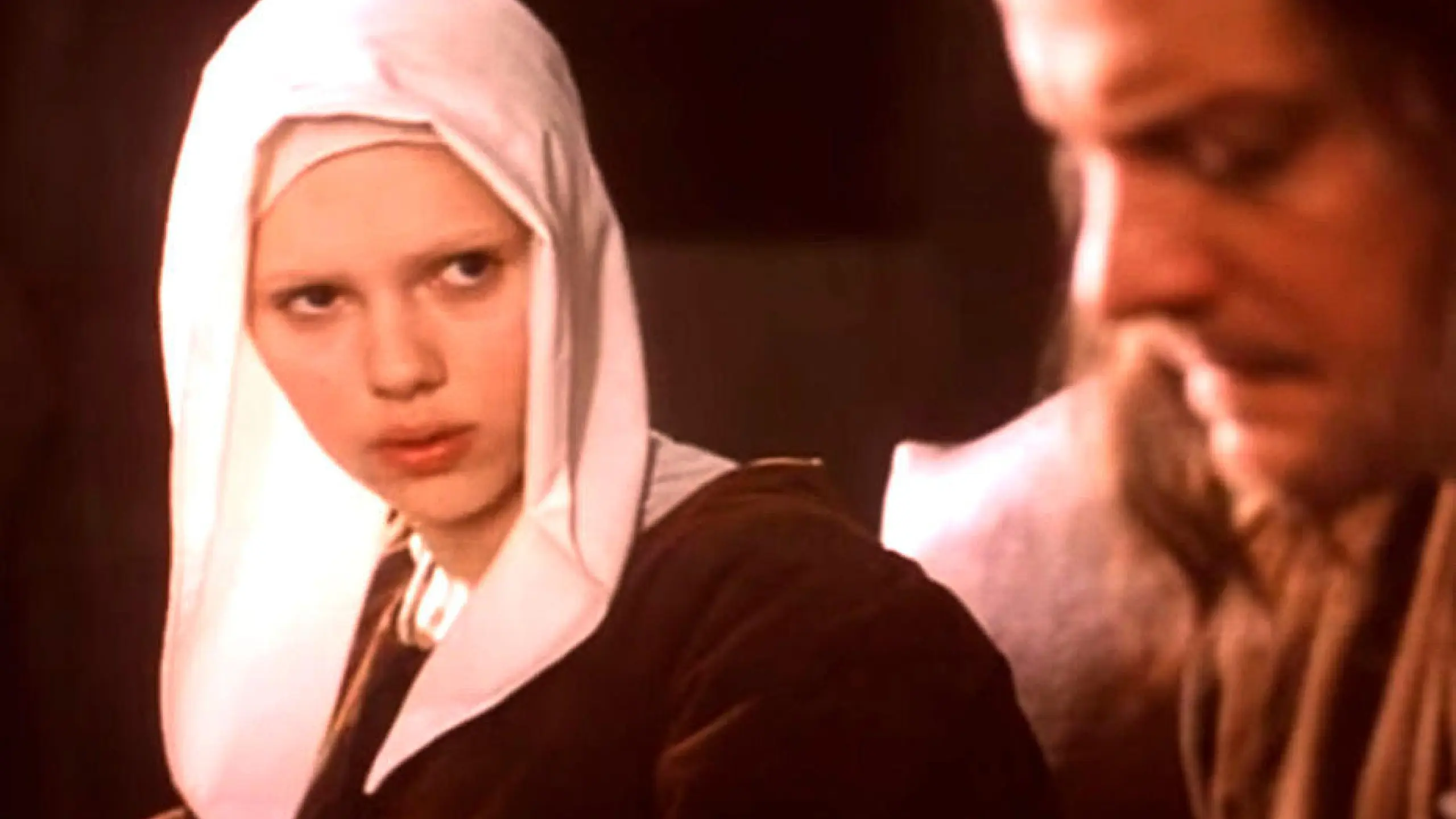 Scarlett Johansson ist Das Mädchen mit dem Perlenohrring in Vermeers Gemälde