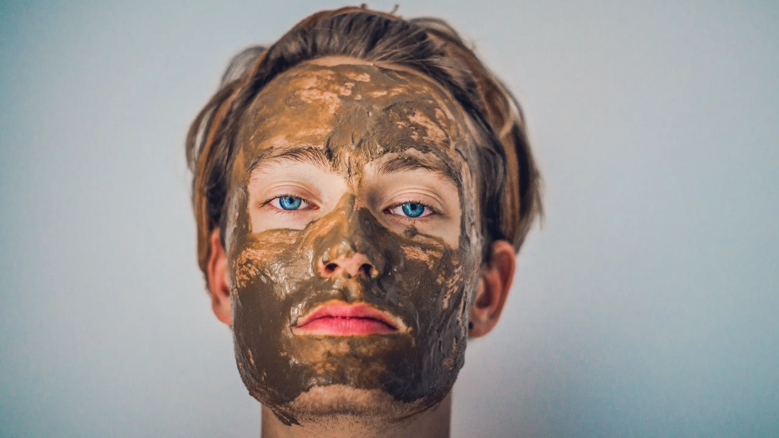 Große Poren verfeinern: Kann man verstopfte Poren wirklich verkleinern?