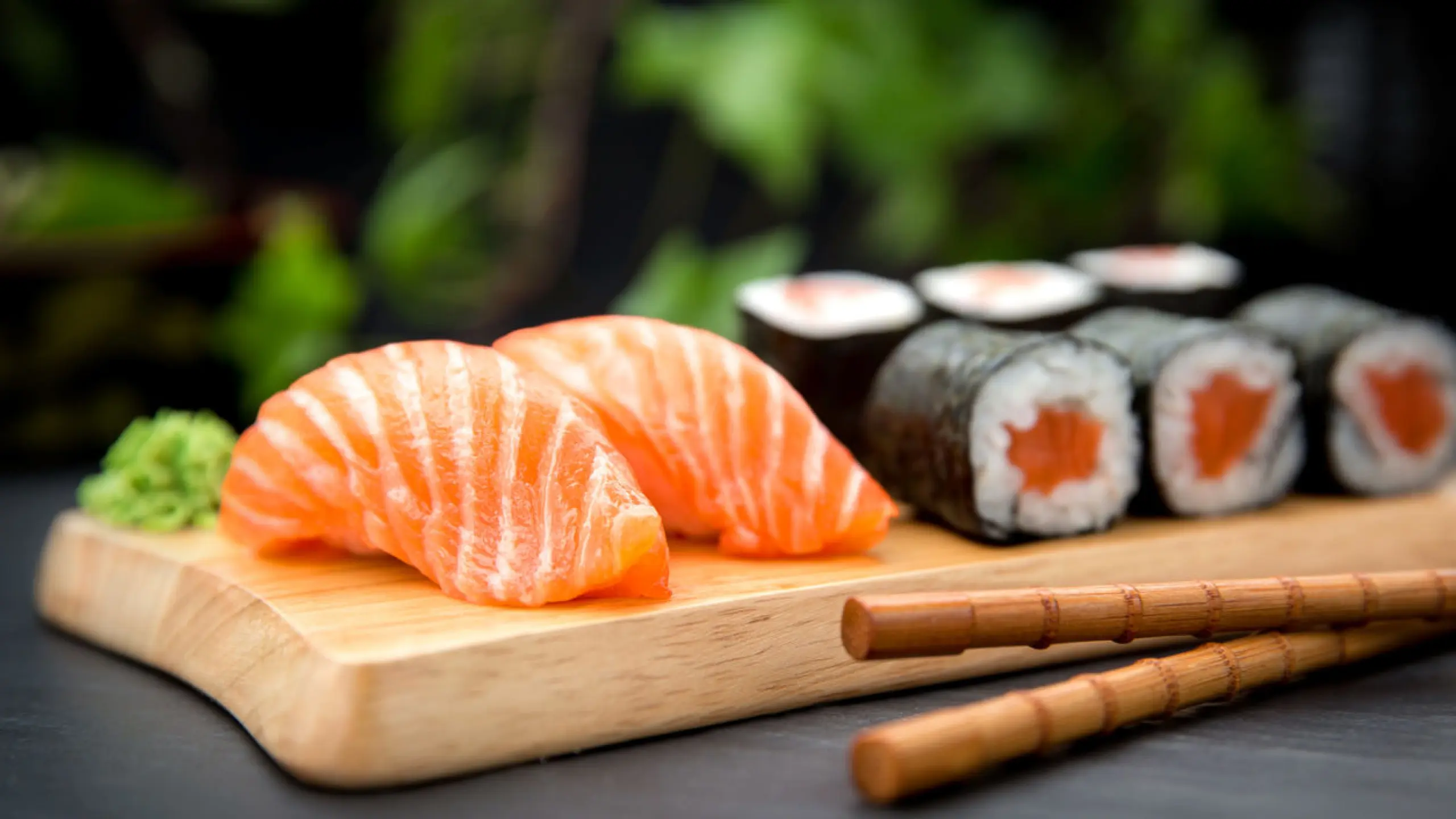 Ja, Freundinnen des rohen Fisches: Sushi enthält seeehr viel Zucker