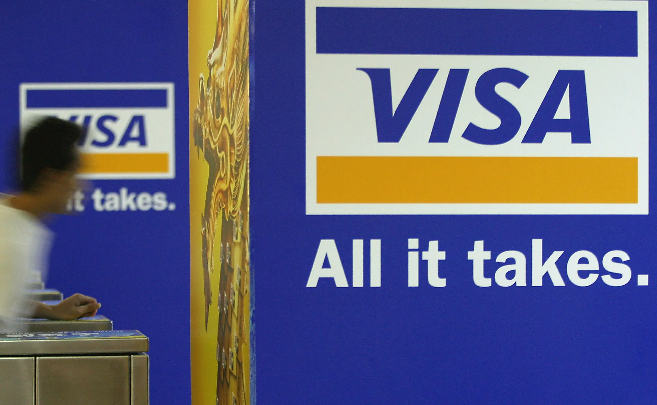 Das international bekannte Logo des Kreditkarten-Riesen VISA. Der goldbraune und der blaue Streifen sollen den blauen Himmel und die goldfarbenen Hügel Kaliforniens symbilisieren.