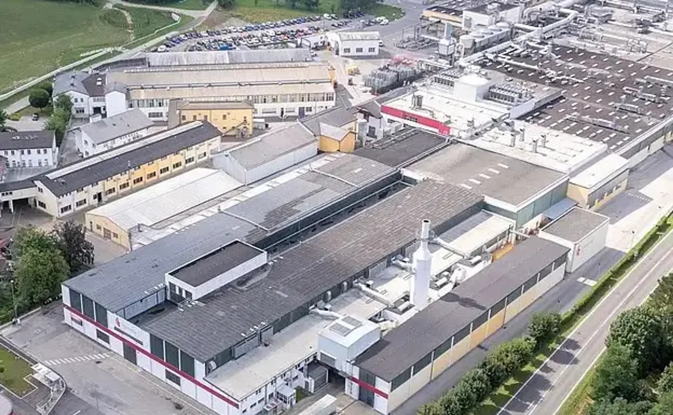 Das Constantia Teich Werk in Weinburg (NÖ). Constantia Teich ist das größte Unternehmen in der europäischen flexiblen Verpackungsindustrie und erzielt die höchtsen Umsätze der Constantia Flexibles Group.