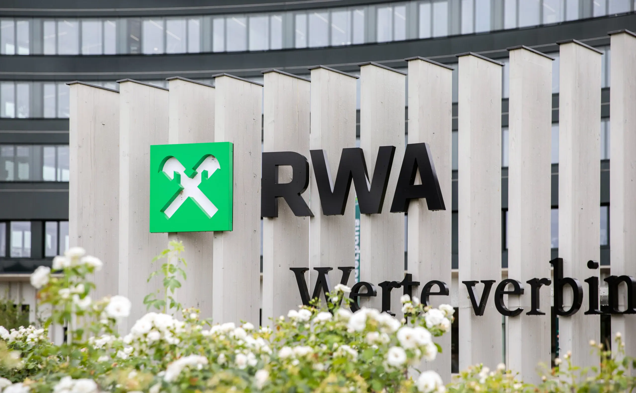 Raiffeisen Ware Austria (RWA): Lagerhaus-Genossenschaft für Landwirtschaft, Bauen und Garten, Tanken, Heizen