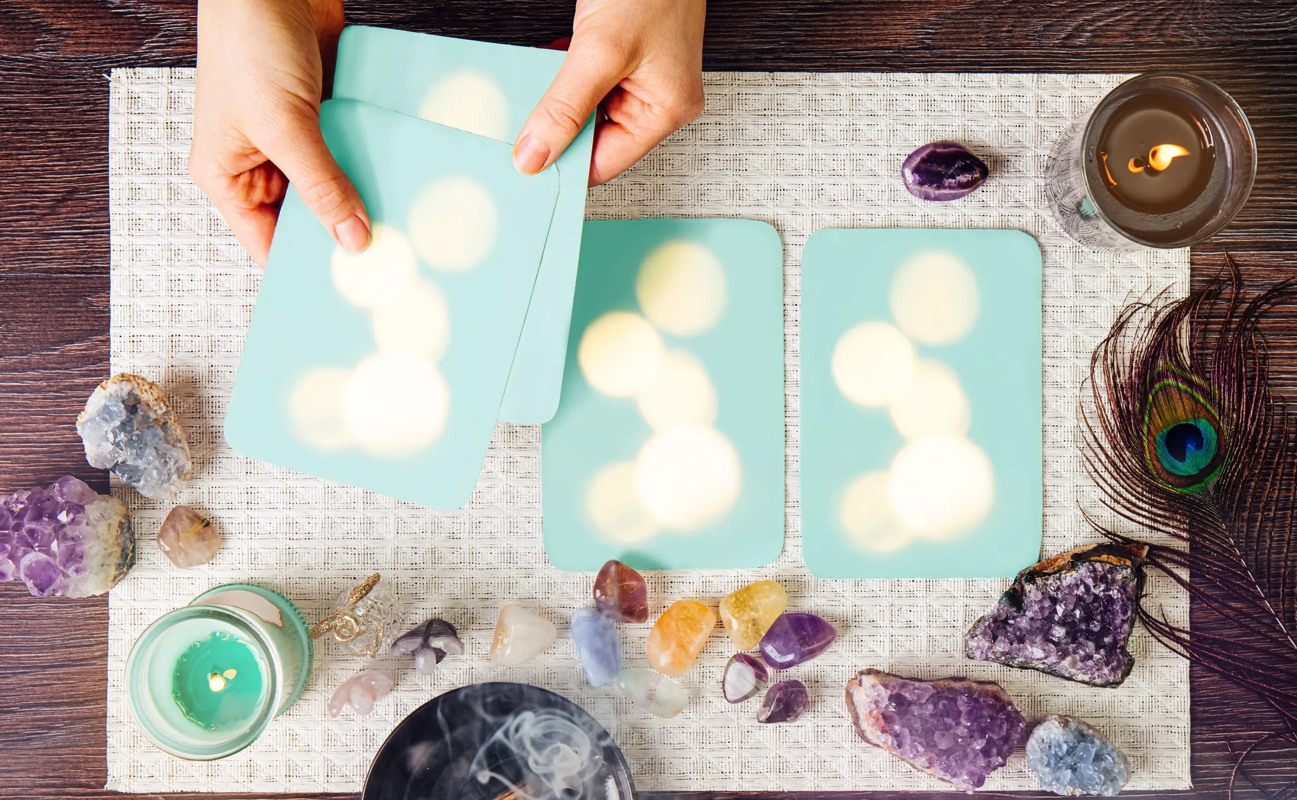 Orakel: Wie du dich vom Kartendeck oder Medium leiten lassen kannst
